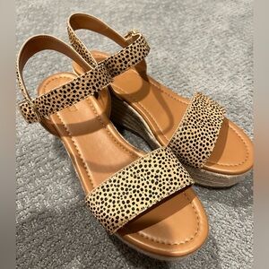 J Crew Sandal w/ leopard print, size 8.5